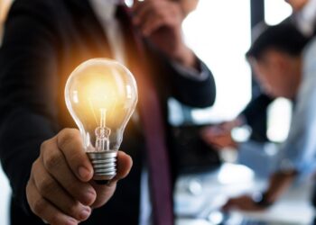 An Analysis of the Behavior Traits of Successful Businesses and the Business Innovation Opportunities