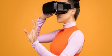 An Overview of the Virtual Reality (VR) and How It Works!