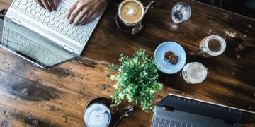 The Rise of Digital Nomad Foodies: How Remote Workers Are Changing the Global Food Scene